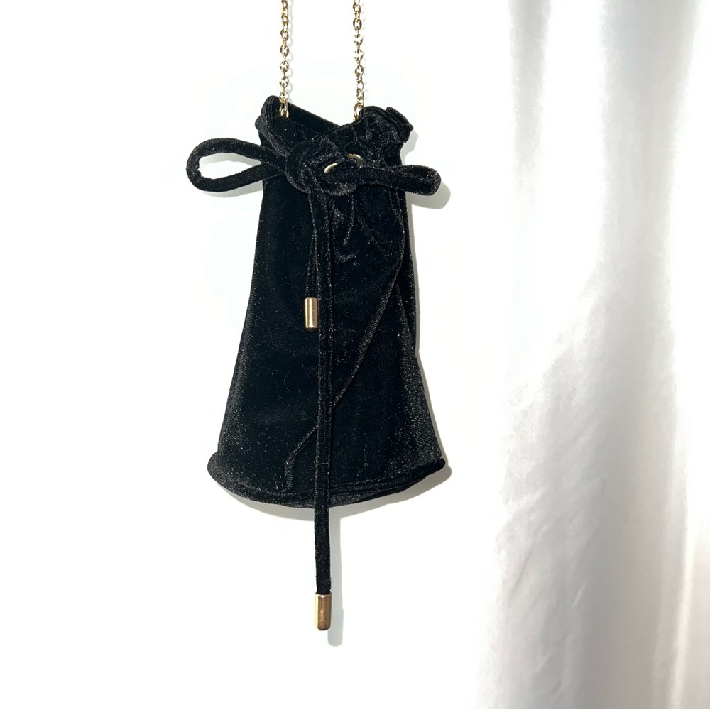 Sm Blk Velvet Bucketbag